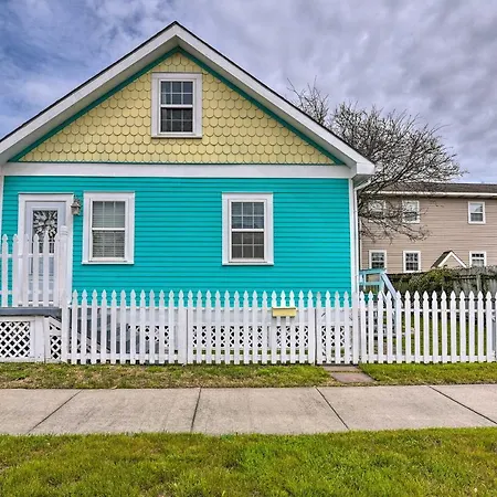 Galveston 'Blue Bungalow' - Walk To Beach! Exterior photo