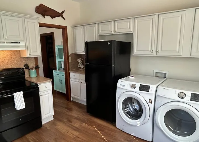 Galveston \'Blue Bungalow\' - Walk To Beach!