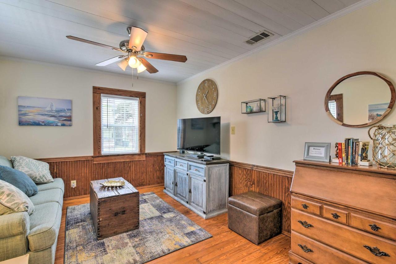 'blue Bungalow' - Walk To Beach! * Galveston